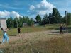 24.07.2025 в ЦСАДС дети вместе с воспитателем играли в бадминтон на открытом воздухе.